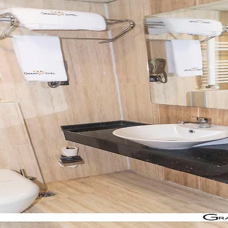 Hotel Grand Sah 4*